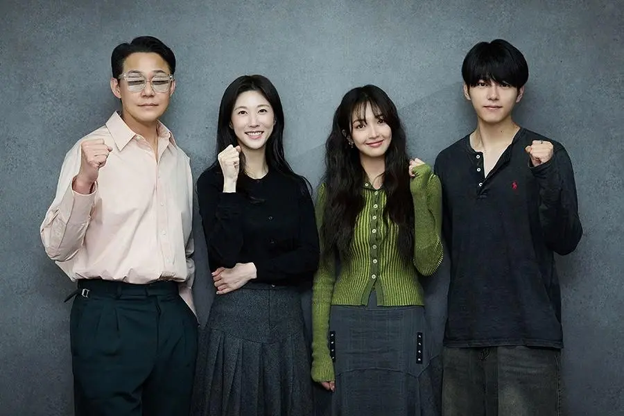 Park Sung Woong, Lee Soo Kyung, Lee Jin Woo, Choi Gyu Ri, And More Test Chemistry At Script Reading For New Family Drama "Cabbage Your Life"